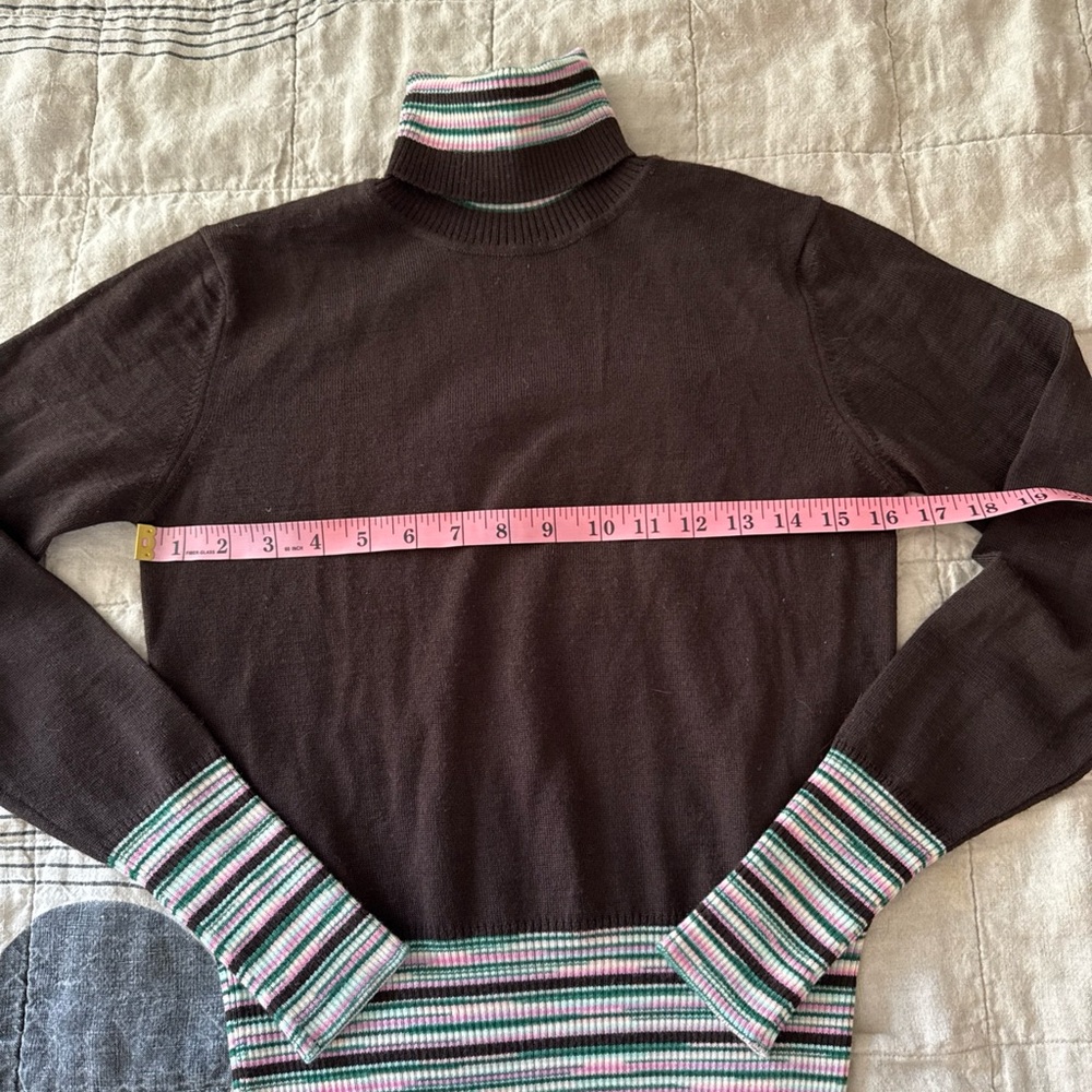 DEFECT - Missoni Brown Turtleneck size 6 - HOLE IN BACK OF NECKLINE